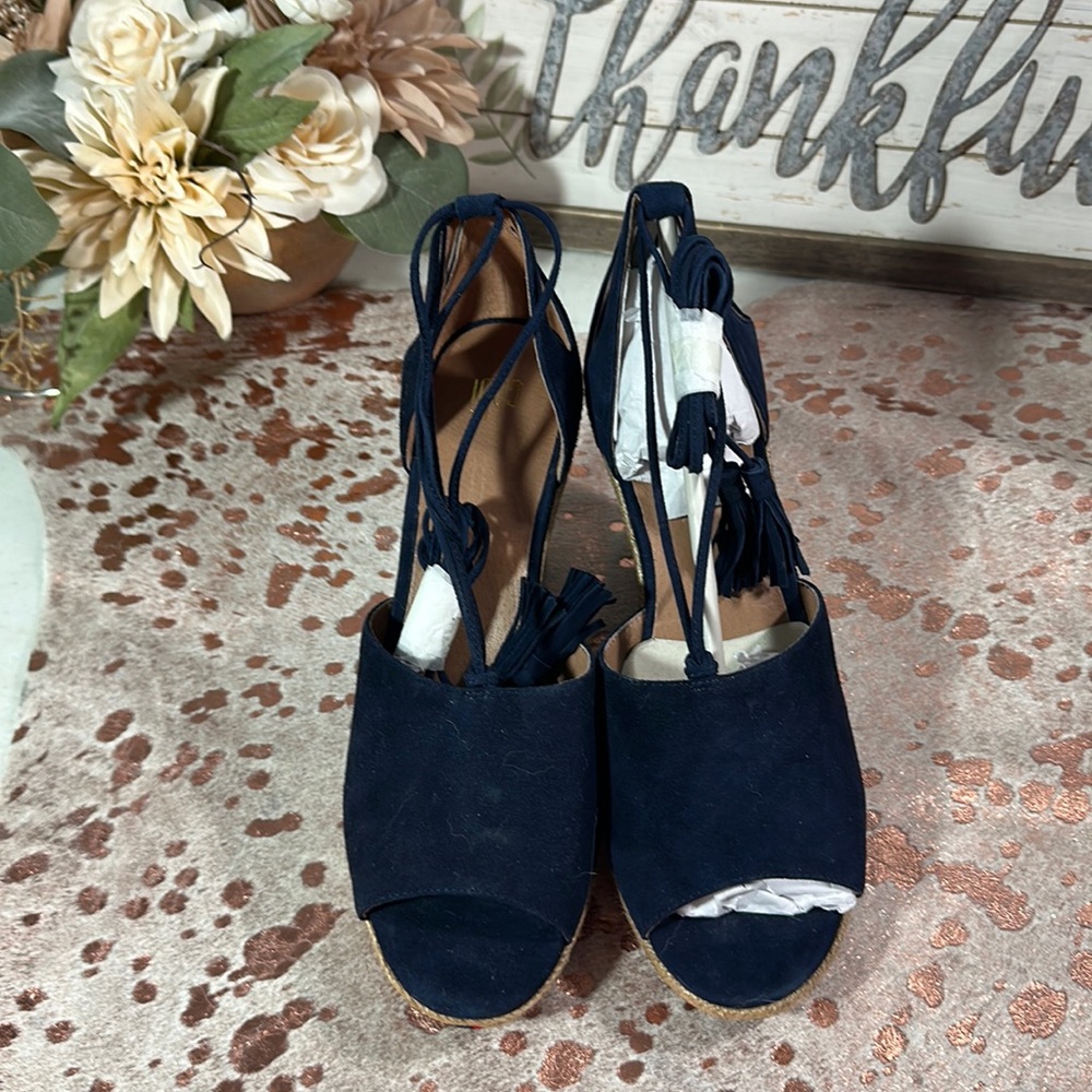 NWot Cabi platform wedge sandals